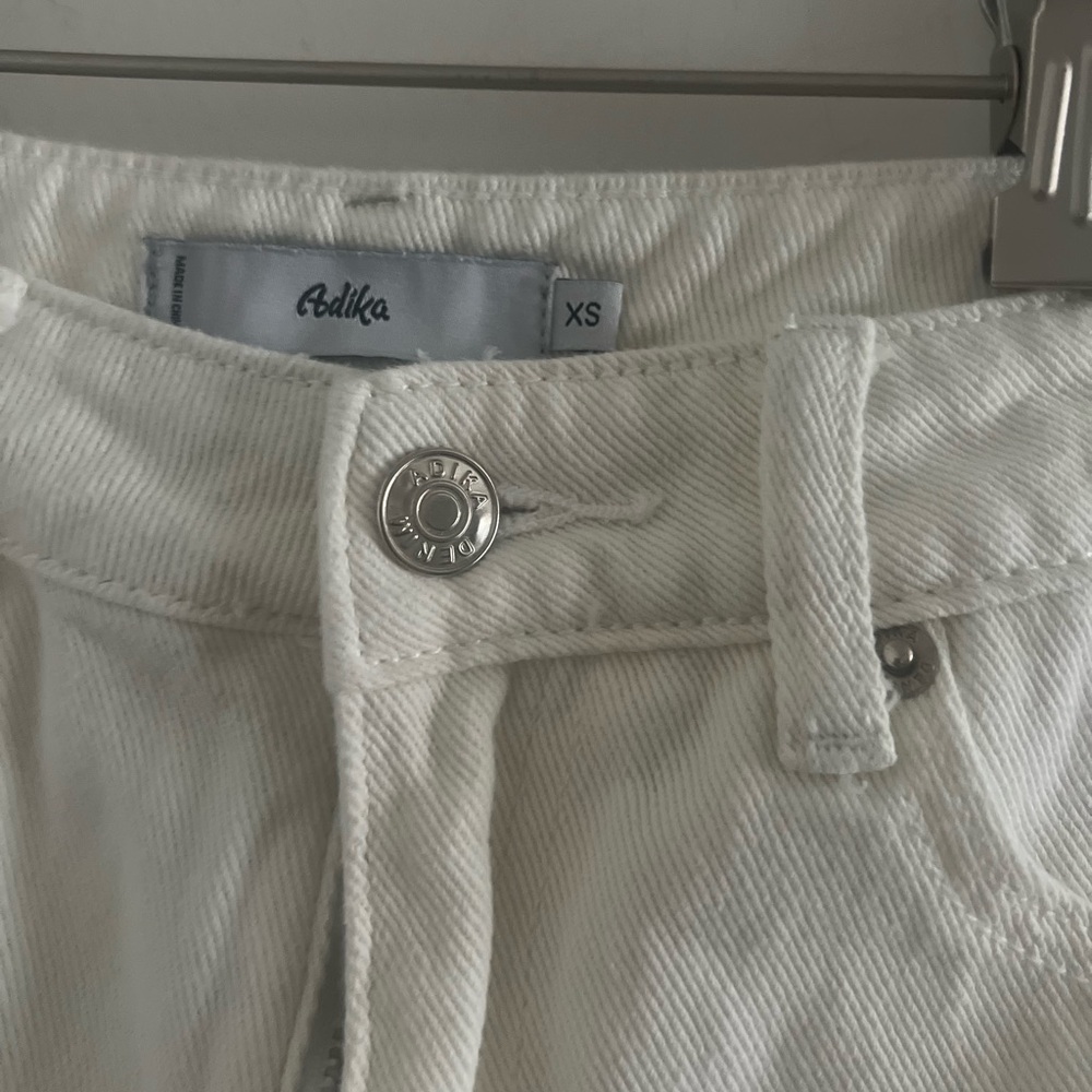 Adika Off White Ivory Denim Shorts Sun & Moon 🌙 🌞 Sz XS 00/0 #boho #daisydukes - Picture 3 of 3